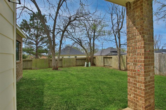 12339 Ridgecrest Drive, Willis, TX 77318