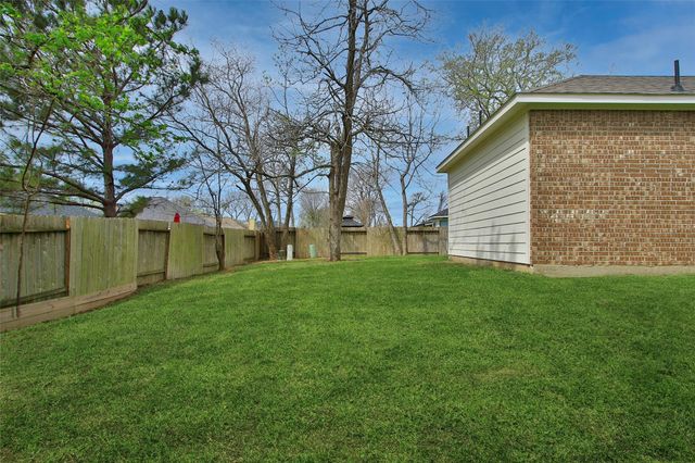 12339 Ridgecrest Drive, Willis, TX 77318