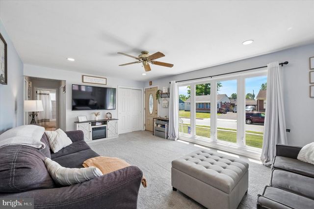 2225 THERESA AVE, Morton, PA 19070