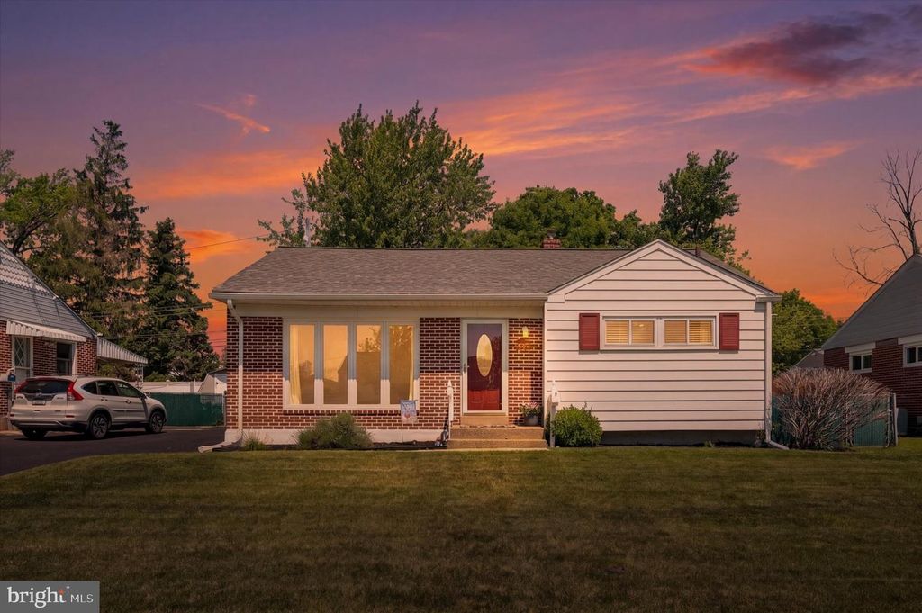2225 THERESA AVE, Morton, PA 19070