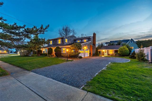 45 Edgewater Avenue, Massapequa, NY 11758