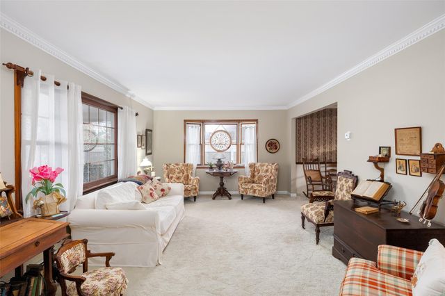 45 Edgewater Avenue, Massapequa, NY 11758
