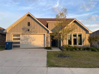 721 Breckenridge Park Drive, Alvarado, TX 76009