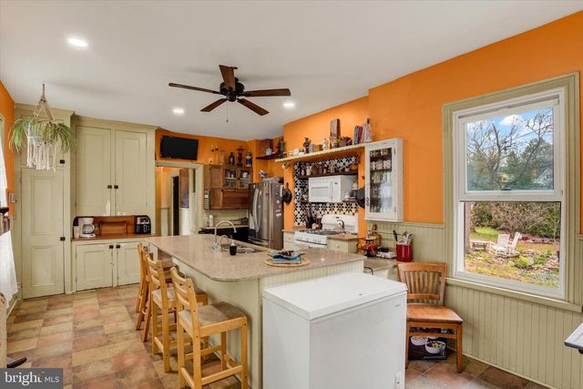2101 BELLEVUE RD, Harrisburg, PA 17104