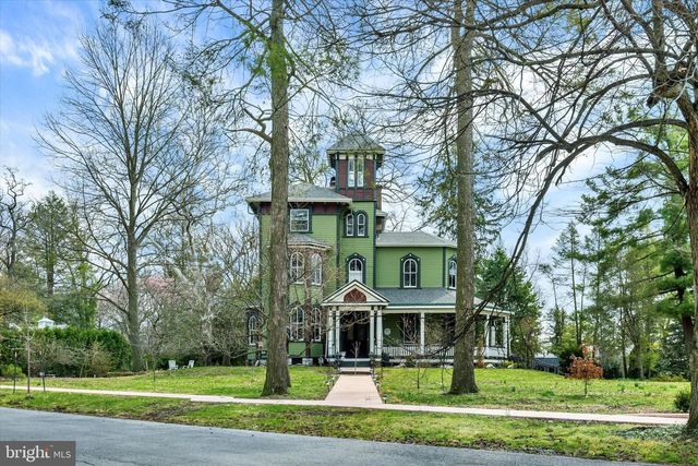 2101 BELLEVUE RD, Harrisburg, PA 17104