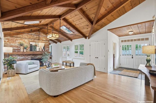 2136 Clayton Drive, Menlo Park, CA 94025