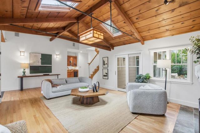 2136 Clayton Drive, Menlo Park, CA 94025