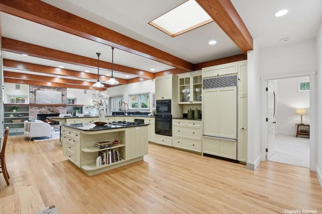 2136 Clayton Drive, Menlo Park, CA 94025