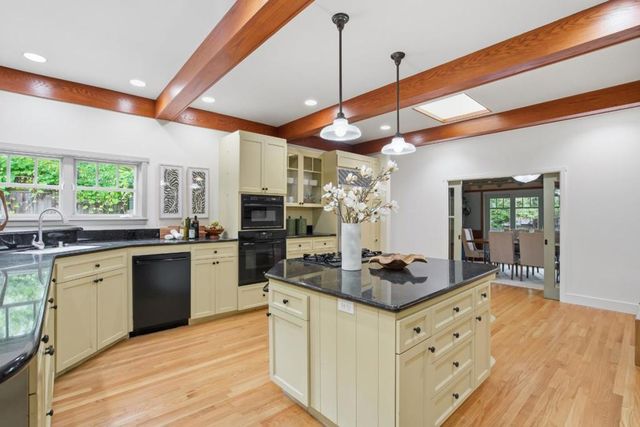 2136 Clayton Drive, Menlo Park, CA 94025