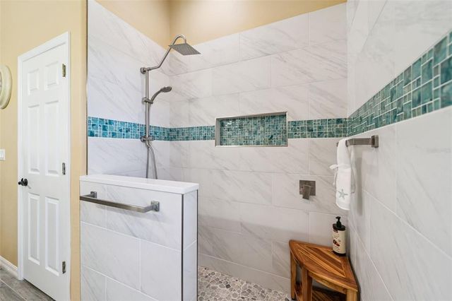 8226 WILD OAKS CIRCLE, Largo, FL 33773