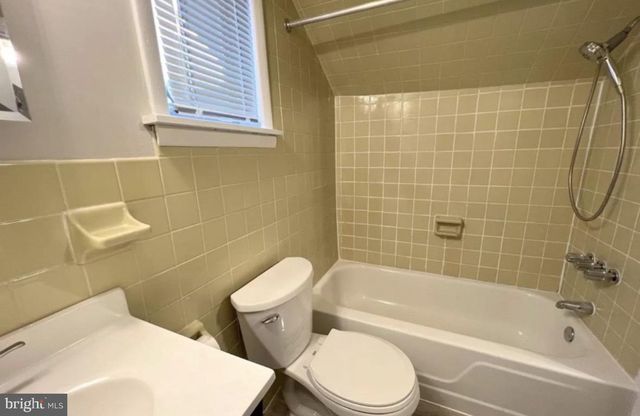 11 ELMWOOD AVE, Bala Cynwyd, PA 19004