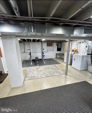 11 ELMWOOD AVE, Bala Cynwyd, PA 19004