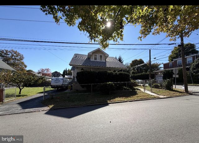 11 ELMWOOD AVE, Bala Cynwyd, PA 19004