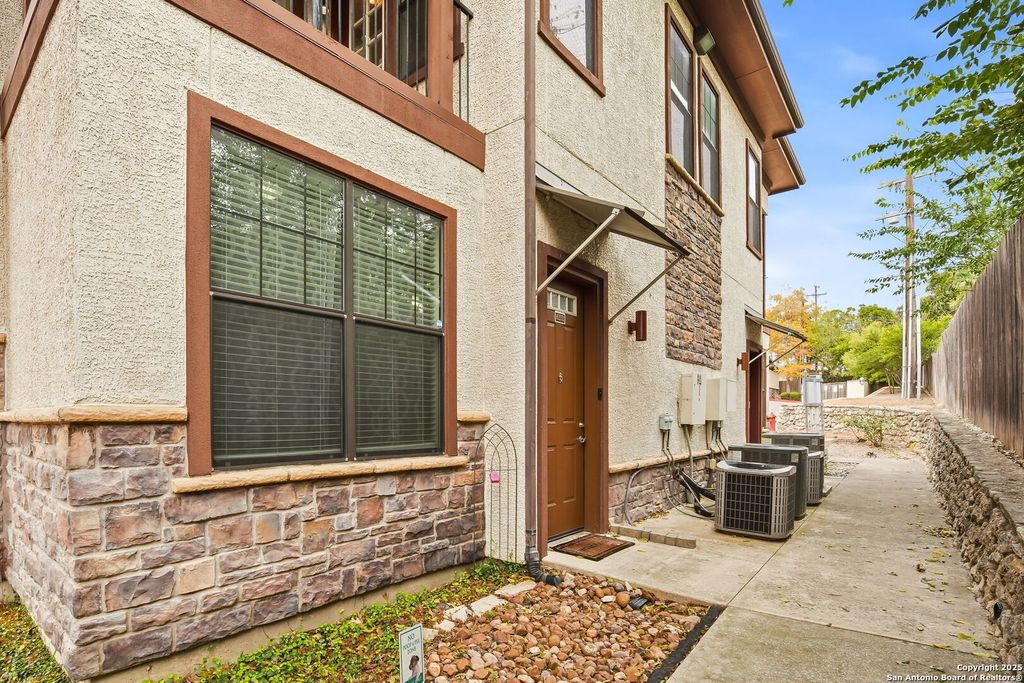7342 Oak Manor Dr Apt 6202, San Antonio, TX 78229