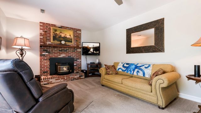 4 AUDREY LN, Perkasie, PA 18944