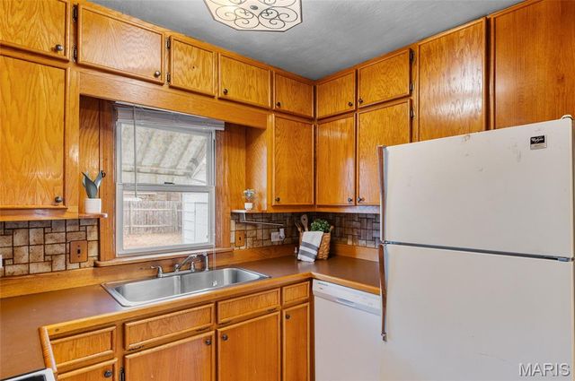 340 10th Street, Wood River, IL 62095