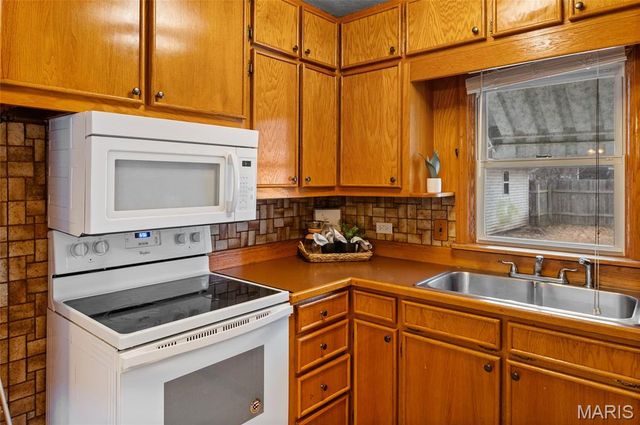 340 10th Street, Wood River, IL 62095