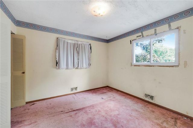 12805 E 40th Terrace S, Independence, MO 64055