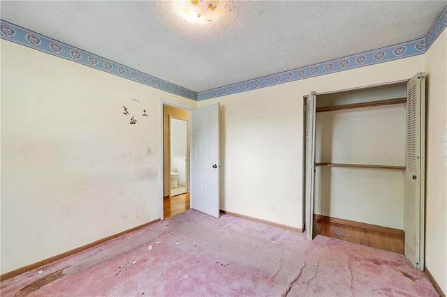 12805 E 40th Terrace S, Independence, MO 64055