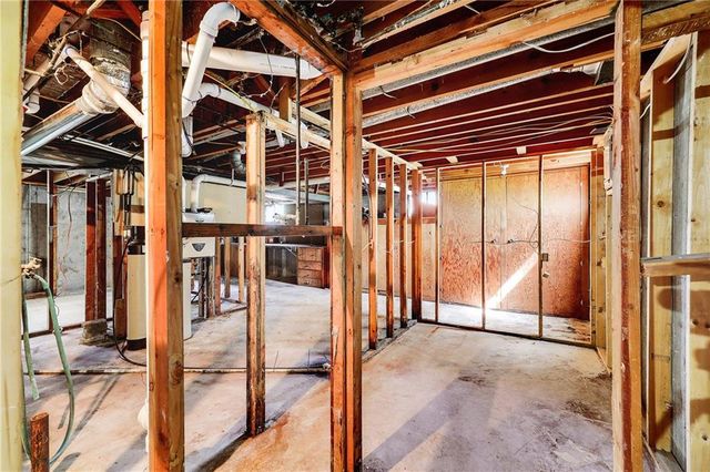 12805 E 40th Terrace S, Independence, MO 64055