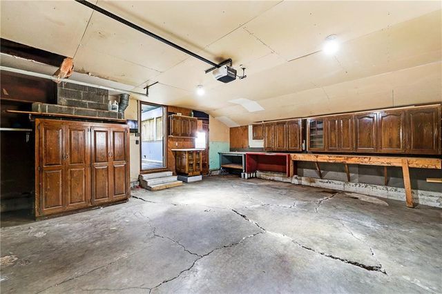 12805 E 40th Terrace S, Independence, MO 64055