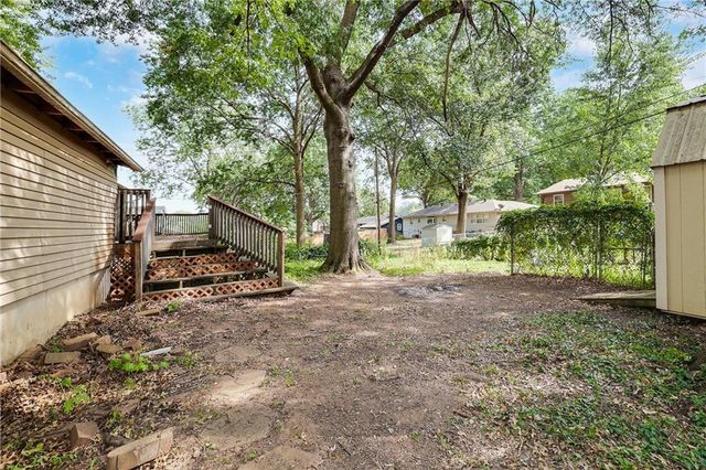 12805 E 40th Terrace S, Independence, MO 64055