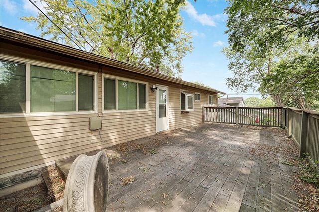 12805 E 40th Terrace S, Independence, MO 64055