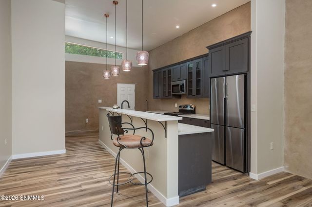215 W Greening Avenue, Las Cruces, NM 88005