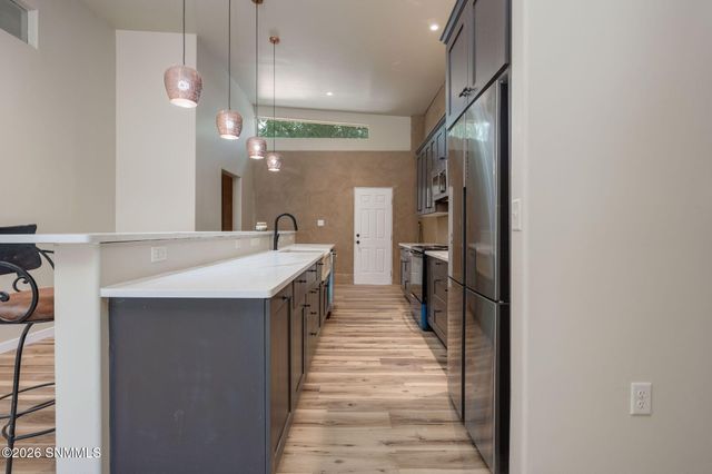 215 W Greening Avenue, Las Cruces, NM 88005