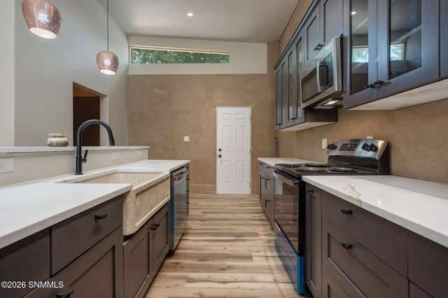 215 W Greening Avenue, Las Cruces, NM 88005