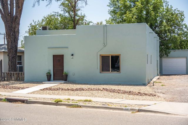 215 W Greening Avenue, Las Cruces, NM 88005