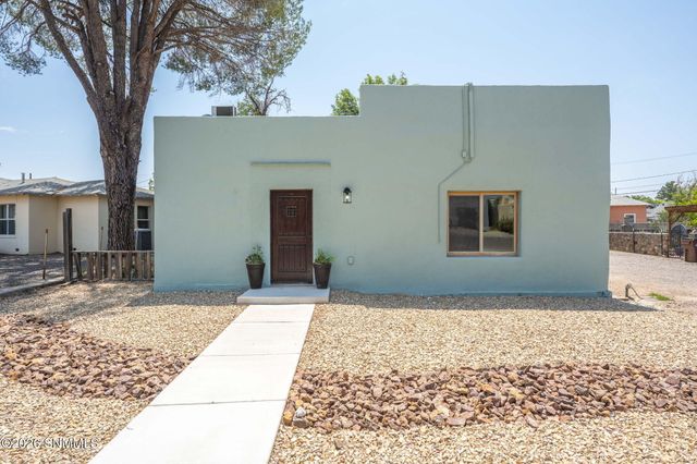 215 W Greening Avenue, Las Cruces, NM 88005