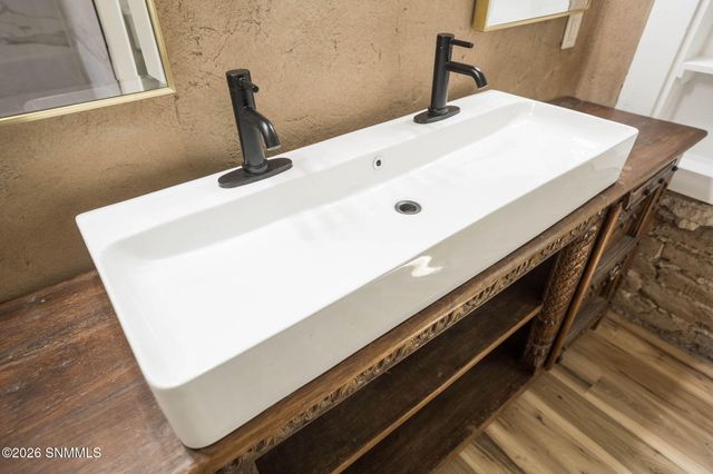 215 W Greening Avenue, Las Cruces, NM 88005