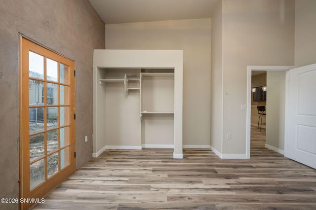 215 W Greening Avenue, Las Cruces, NM 88005