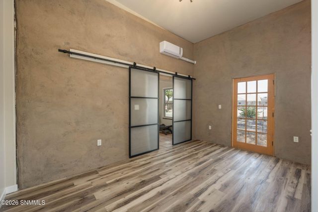215 W Greening Avenue, Las Cruces, NM 88005