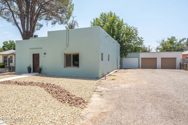 215 W Greening Avenue, Las Cruces, NM 88005