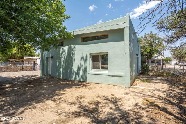 215 W Greening Avenue, Las Cruces, NM 88005