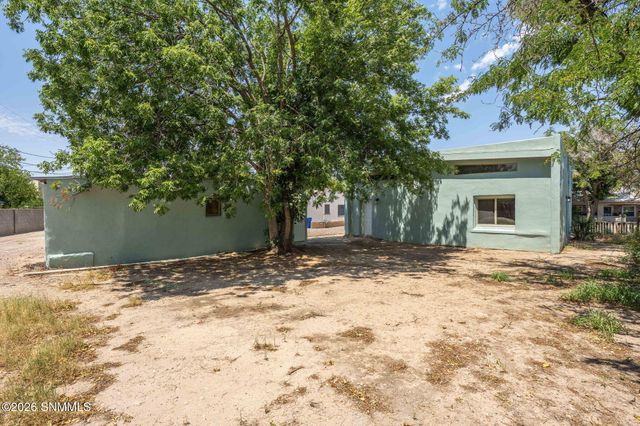 215 W Greening Avenue, Las Cruces, NM 88005