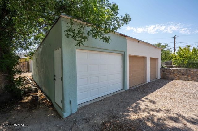 215 W Greening Avenue, Las Cruces, NM 88005