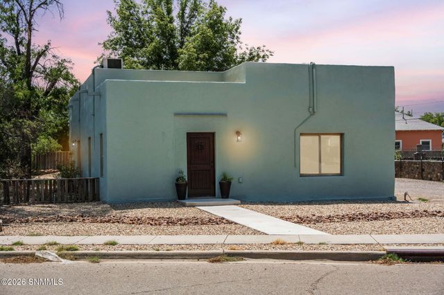 215 W Greening Avenue, Las Cruces, NM 88005