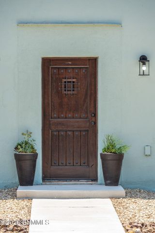 215 W Greening Avenue, Las Cruces, NM 88005