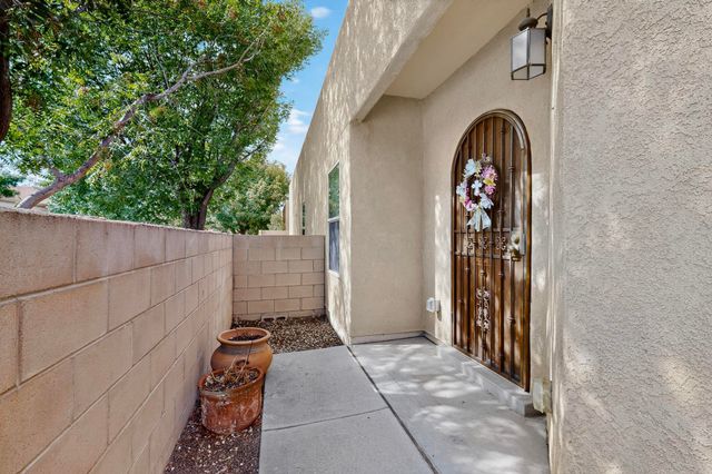 3720 Candelarias Lane, Albuquerque, NM 87107