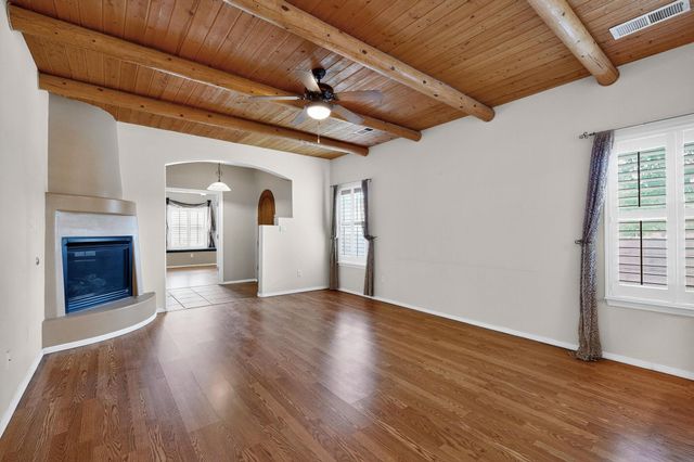 3720 Candelarias Lane, Albuquerque, NM 87107