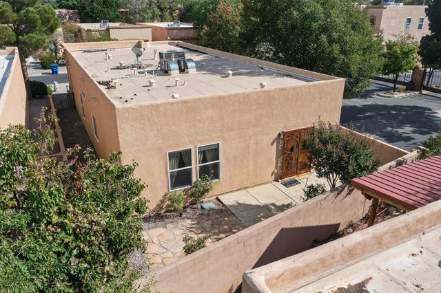 3720 Candelarias Lane, Albuquerque, NM 87107