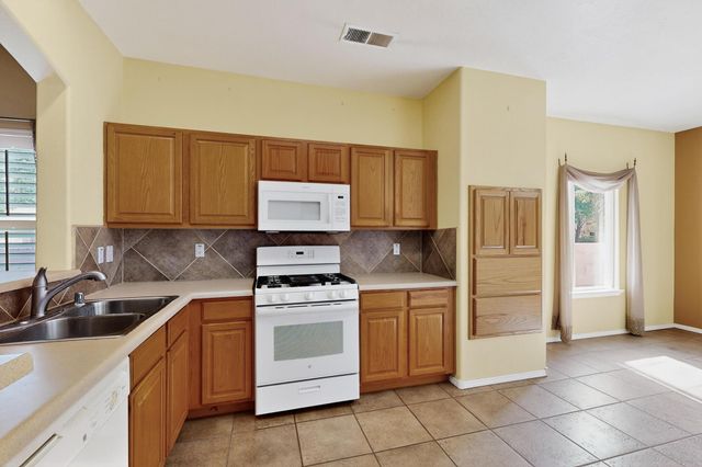 3720 Candelarias Lane, Albuquerque, NM 87107