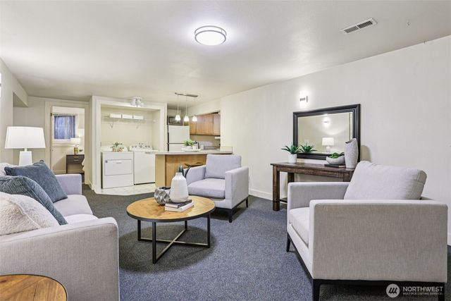 5733 155th Avenue NE, Redmond, WA 98052