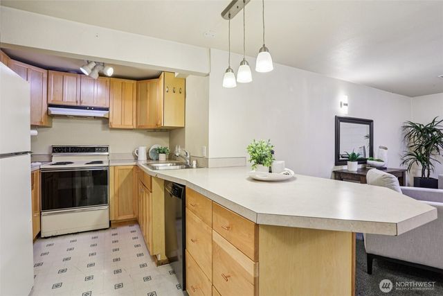 5733 155th Avenue NE, Redmond, WA 98052