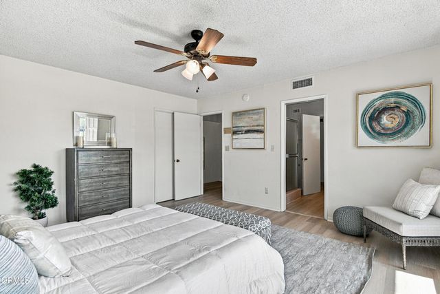 20601 Kingsbury Street, Los Angeles, CA 91311