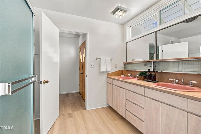 20601 Kingsbury Street, Los Angeles, CA 91311