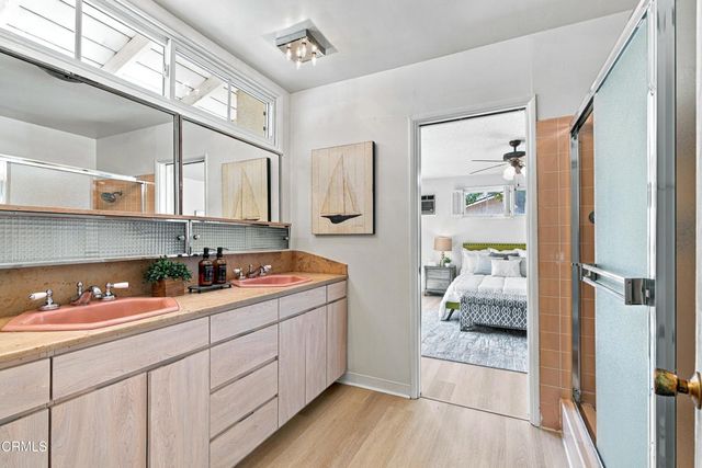 20601 Kingsbury Street, Los Angeles, CA 91311